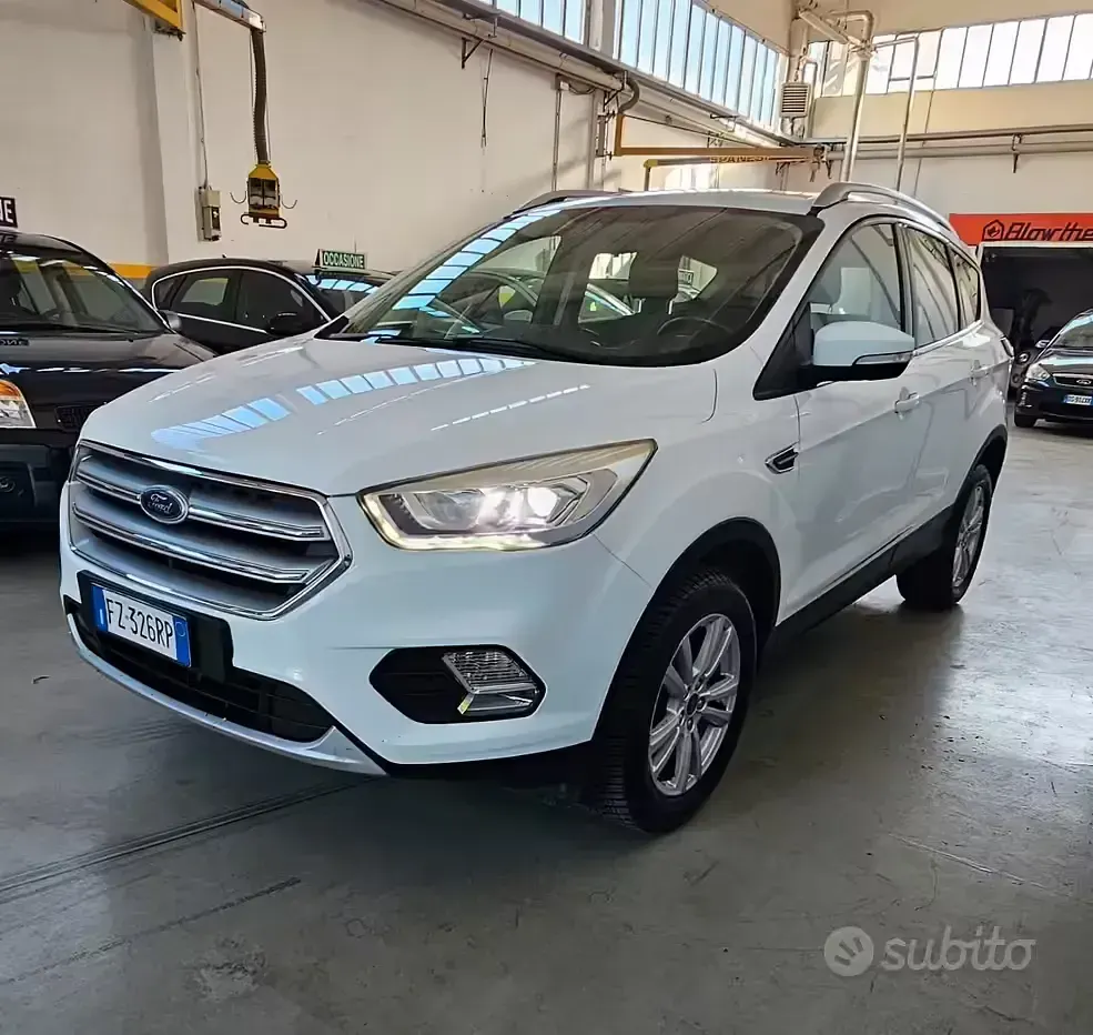Usata Ford Kuga 120 CV (88 kW) 2019 Bianco SUV