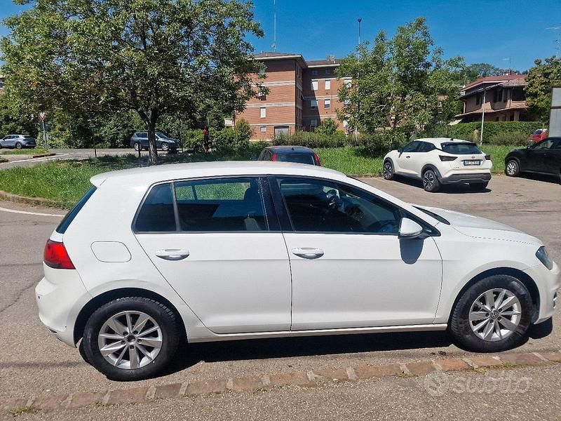 Usata VW Golf VII 105 CV (77 kW) 2017 Bianco Berlina