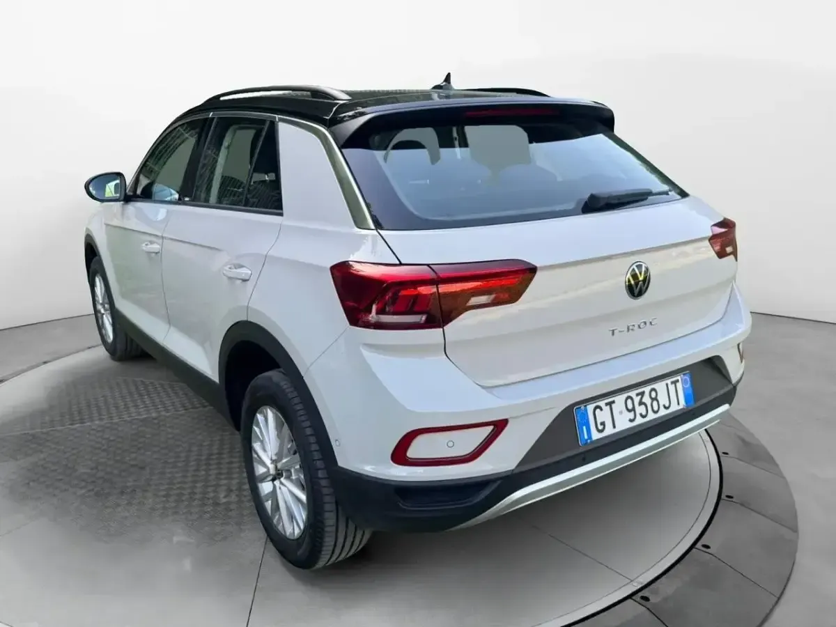 Usata VW T-Roc Life 110 CV (80 kW) 2024 Beige SUV