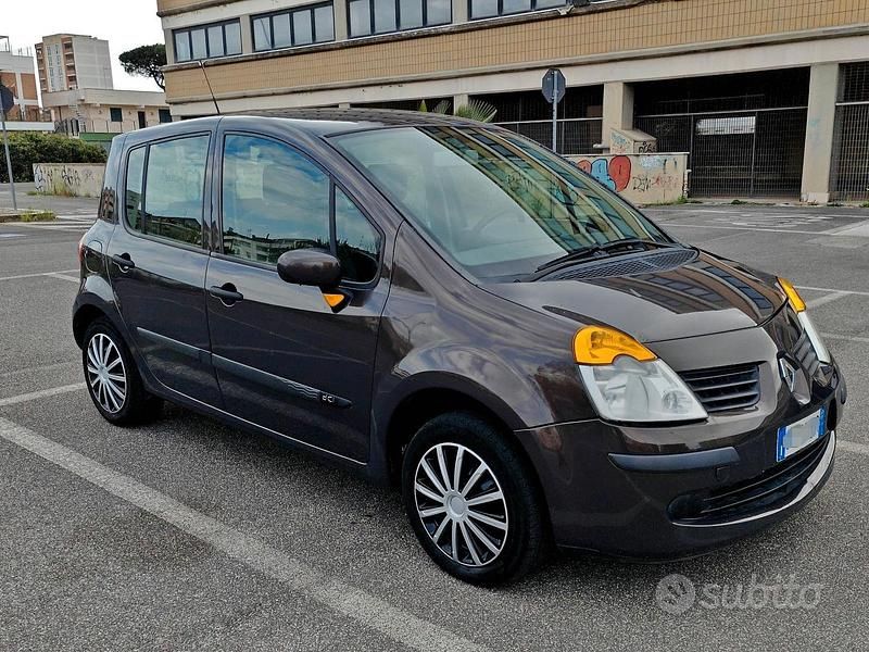 Nero Usata 2005 Renault Modus Dynamique Monovolume | 1500 € (Cara) - Immagine 1/4