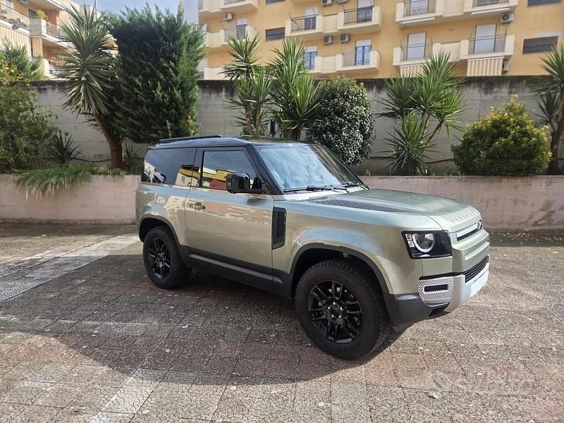 Usata Land Rover Defender HSE 250 CV (183 kW) 2021 Verde SUV