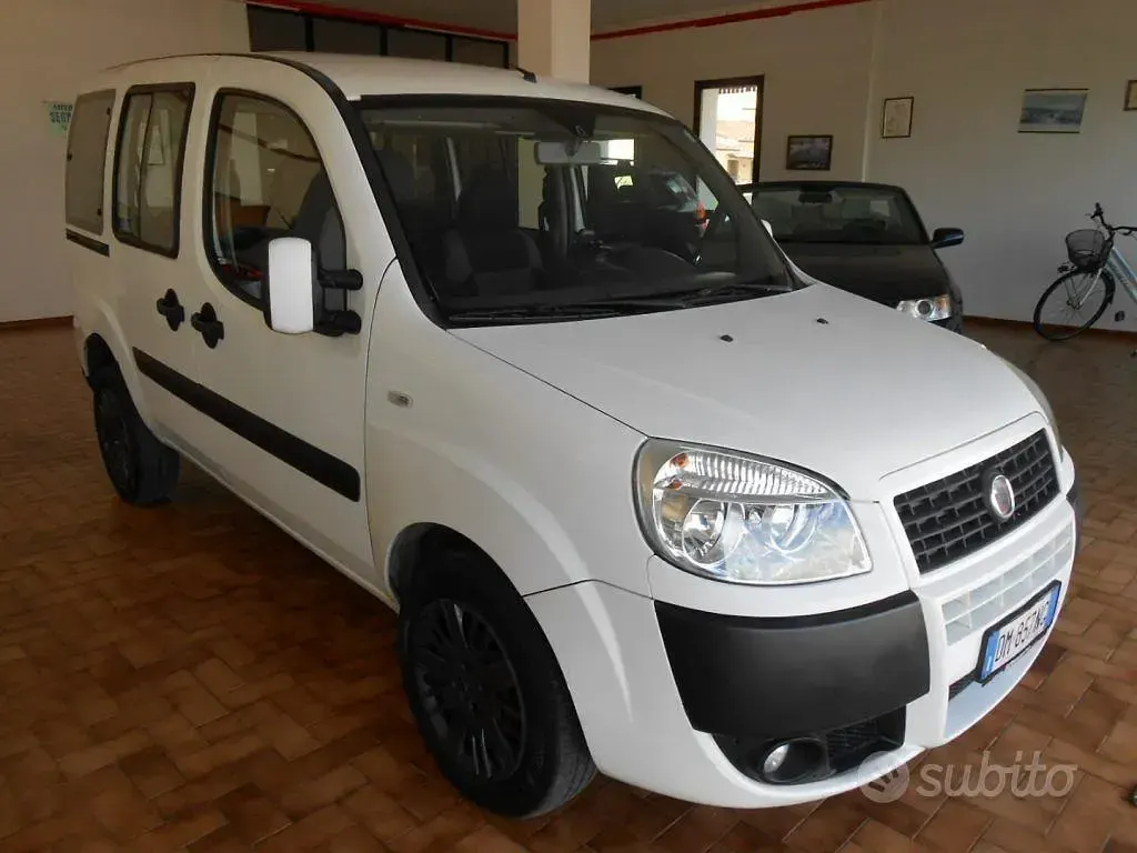 Usata Fiat Doblò 77 CV (56 kW) 2008 Bianco Monovolume