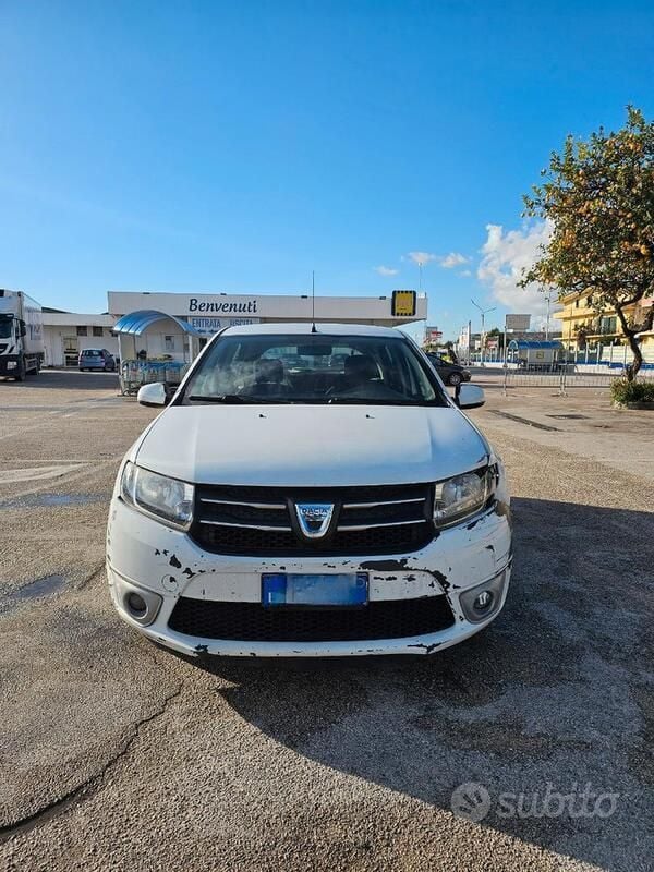 Bianco Usata 2013 Dacia Sandero Due volumi | 3500 € (Ottimo prezzo) - Immagine 1/4