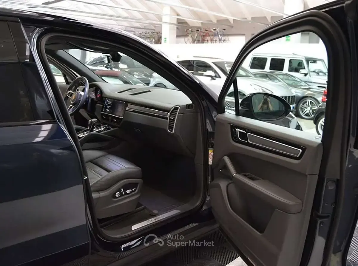 Usata Porsche Cayenne 340 CV (250 kW) 2018 Blu/azzurro SUV