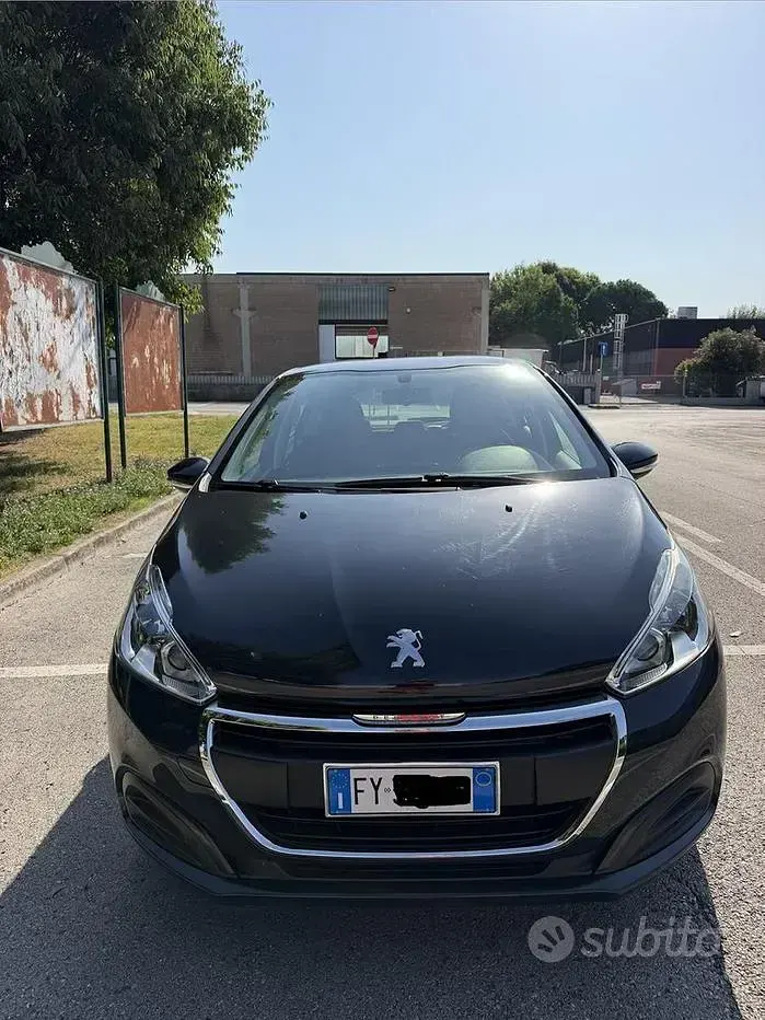 Usata Peugeot 208 68 CV (50 kW) 2019 Bluazzurro Utilitaria