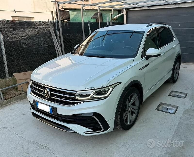 Usata VW Tiguan R-line 150 CV (110 kW) 2021 Bianco SUV
