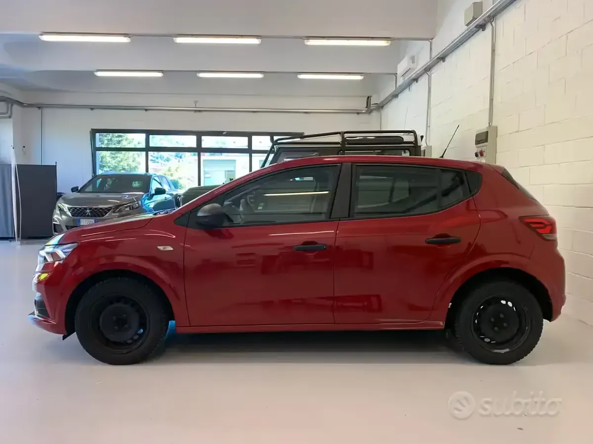 Usata Dacia Sandero Essentiel 101 CV (74 kW) 2022 Rosso Berlina