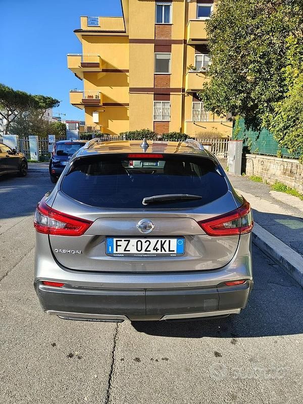 Usata Nissan Qashqai N-Connecta 116 CV (85 kW) 2019 Grigio SUV