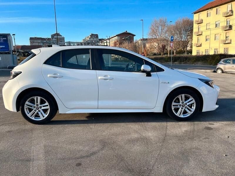 Usata Toyota Corolla Active 98 CV (72 kW) 2019 Bianco Berlina