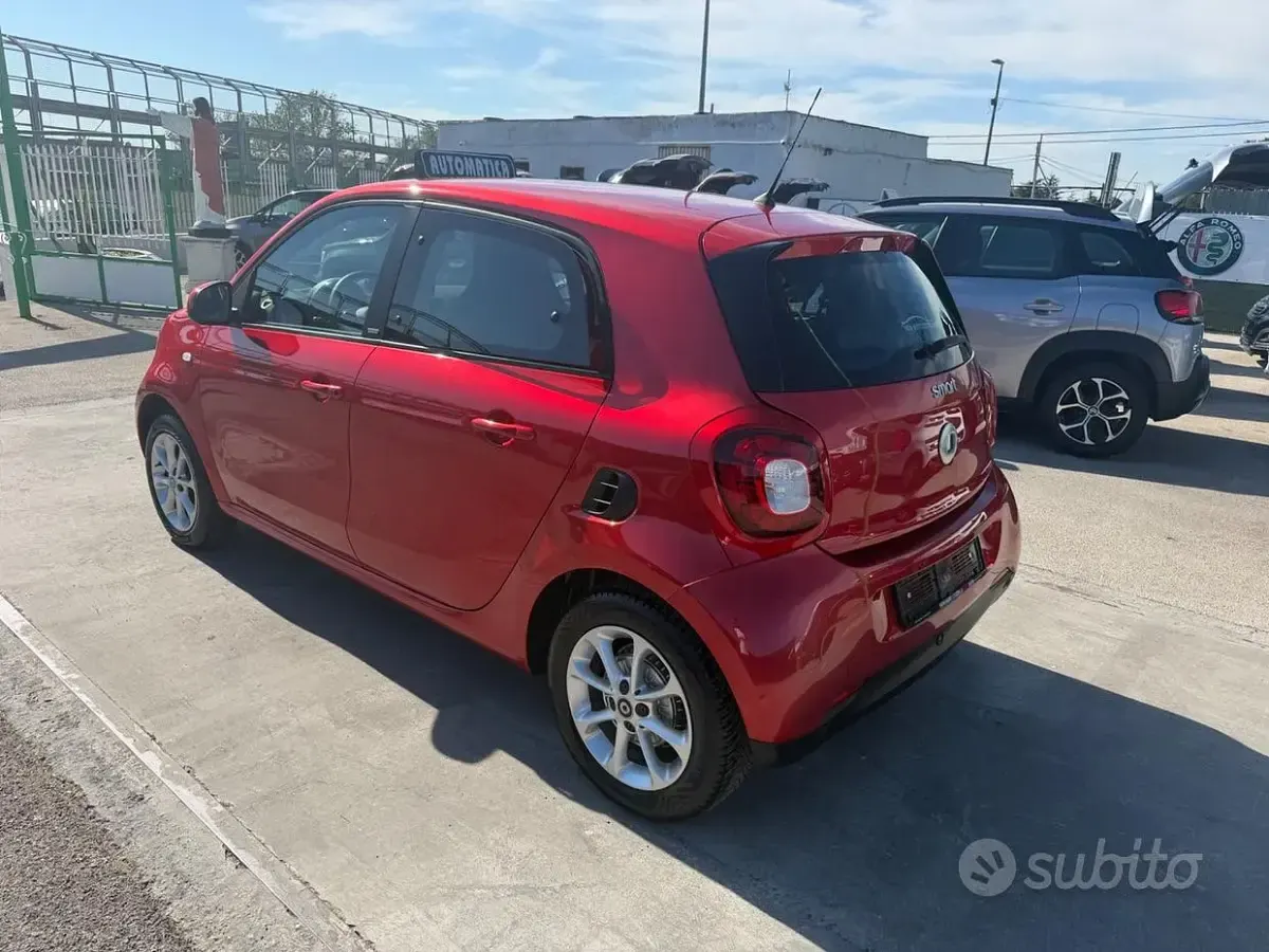 Usata Smart ForFour Passion 71 CV (52 kW) 2016 Rosso Utilitaria