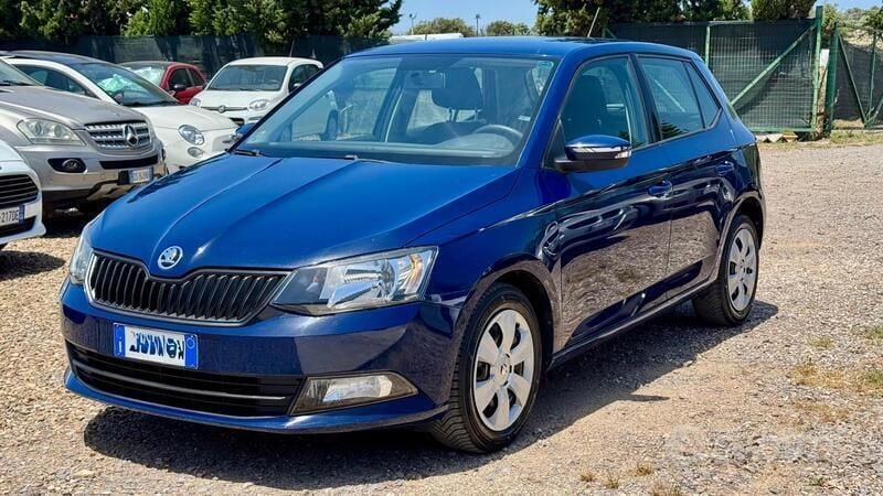 Blu Usata 2017 Skoda Fabia Design Edition Tre volumi | 7800 € (Buon prezzo) - Immagine 1/4