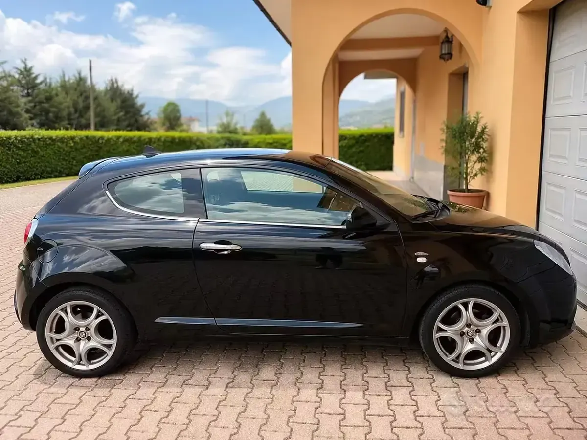 Usata Alfa Romeo MiTo Progression 95 CV (69 kW) 2011 Nero Utilitaria