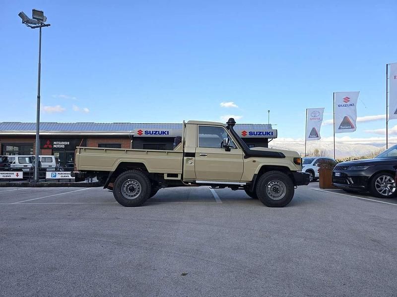 Nuova Toyota Land Cruiser 271 CV (199 kW) 2025 Beige Pick-up