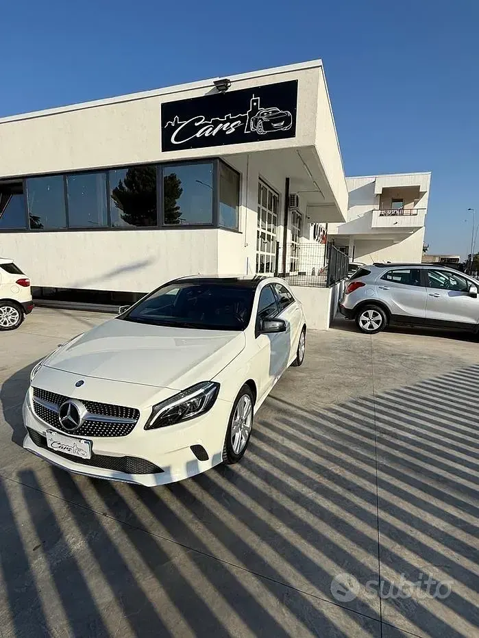 Usata Mercedes A180 Premium 109 CV (80 kW) 2017 Bianco Utilitaria