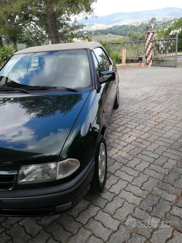 Usato 1994 Opel Astra Cabriolet 1.4 Benzin 82 CV (11.000 €)