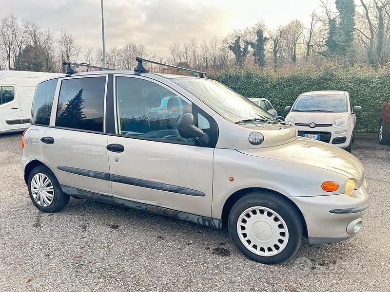 Usata Fiat Multipla 116 CV (85 kW) 2004 Grigio Monovolume