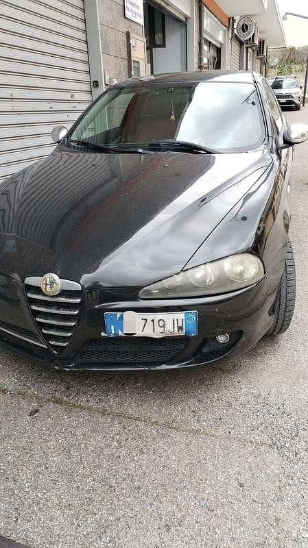 Usata Alfa Romeo 2000 Progression 116 CV (85 kW) 2002 Nero Berlina