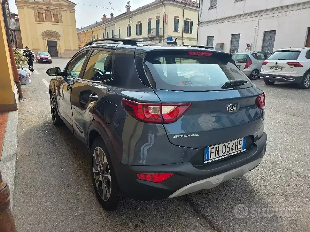 Usata Kia Stonic 110 CV (80 kW) 2018 Grigio SUV