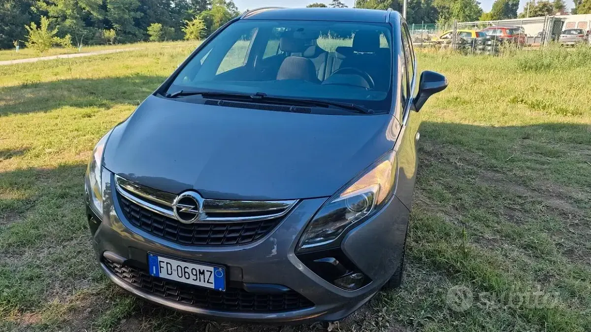 Usata Opel Zafira Tourer 150 CV (110 kW) 2016 Marrone Monovolume