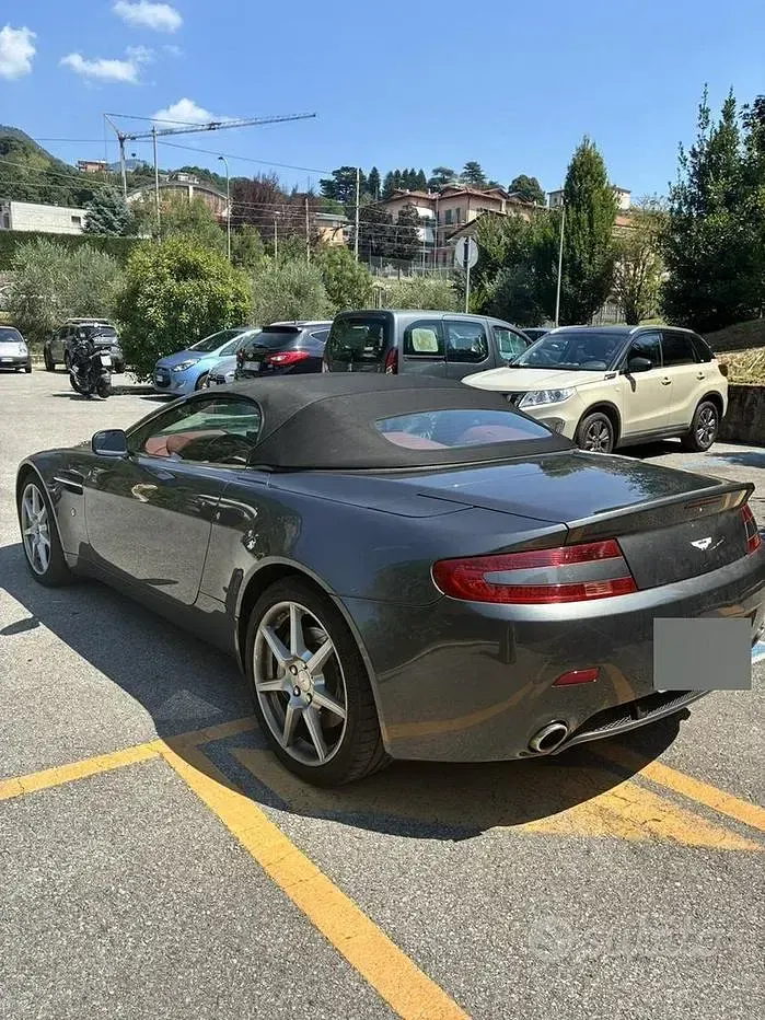 Usata Aston Martin V8 Vantage 385 CV (283 kW) 2007 Grigio Cabrio
