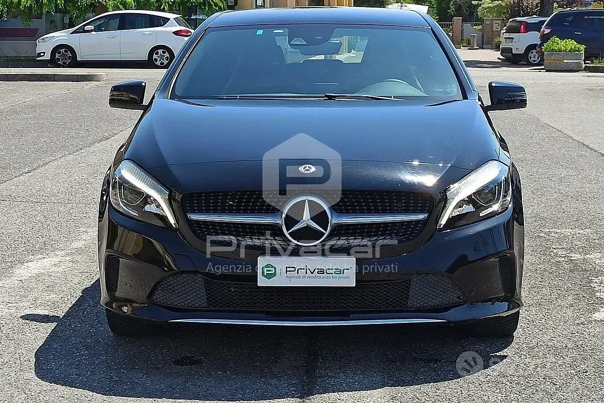 Usata Mercedes A160 90 CV (66 kW) 2017 Nero Utilitaria