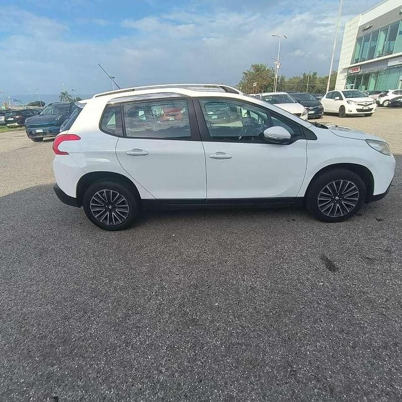 Usata Peugeot 2008 Active 99 CV (72 kW) 2015 Bianco SUV