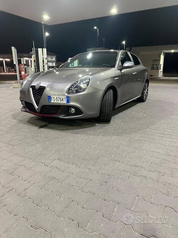 Usata Alfa Romeo Giulietta 120 CV (88 kW) 2019 Grigio Utilitaria
