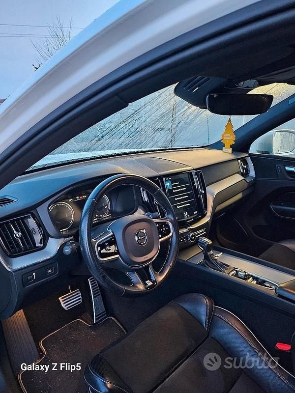 Usata Volvo XC60 R-Design 2018 Bianco SUV