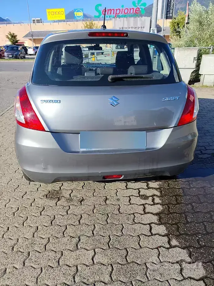 Usata Suzuki Swift 94 CV (69 kW) 2012 Grigio Utilitaria