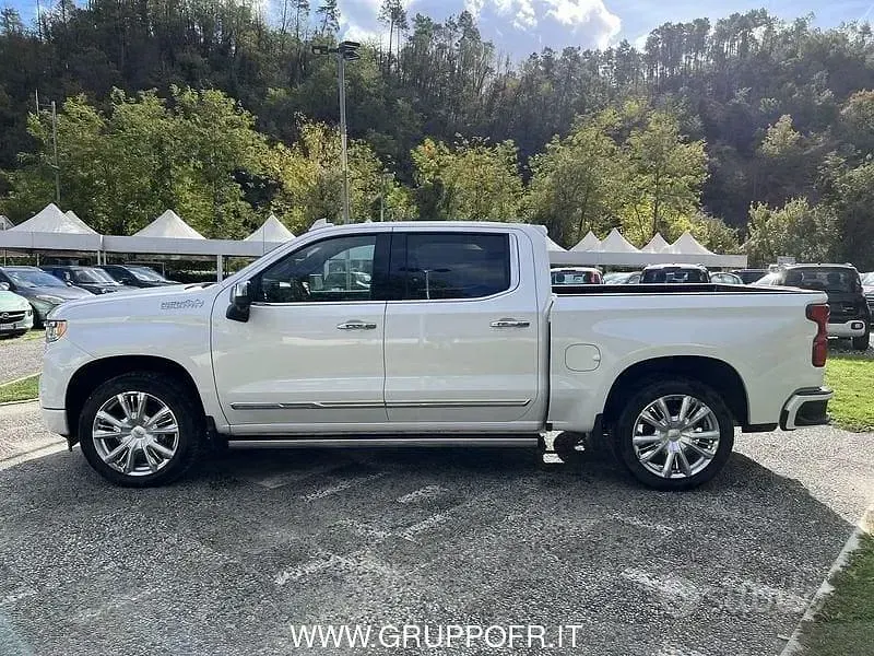 Usata Chevrolet Silverado 426 CV (313 kW) 2023 Bianco SUV
