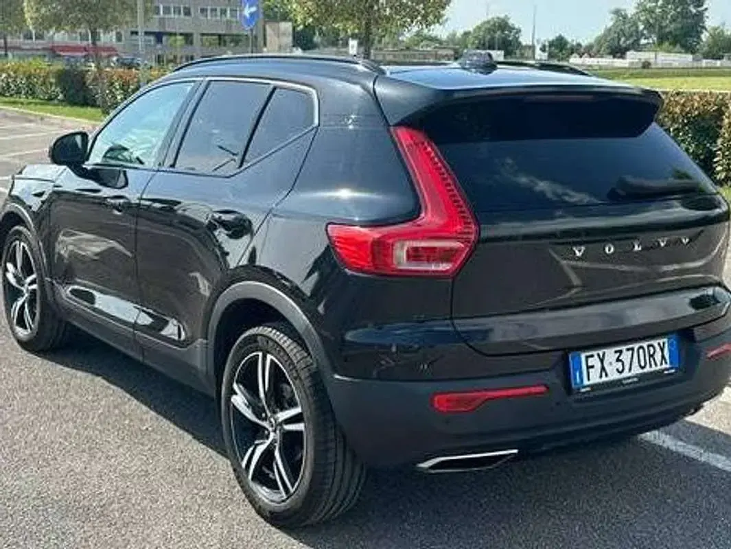Usata Volvo XC40 R-Design 150 CV (110 kW) 2019 Nero SUV
