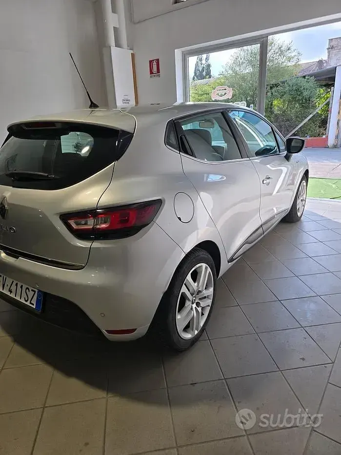Usata Renault Clio IV Life 75 CV (55 kW) 2019 Grigio Berlina