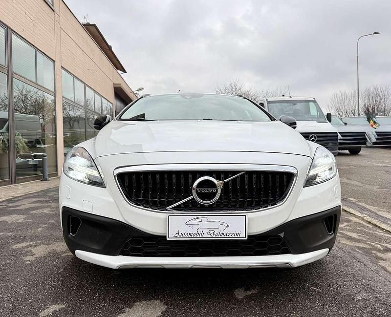 Usata Volvo V40 CC 190 CV (139 kW) 2018 Bianco Station wagon