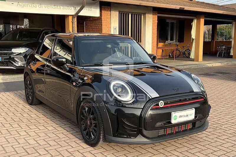 Usata Mini Cooper Classic 136 CV (100 kW) 2021 Nero Utilitaria