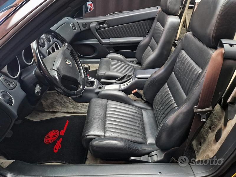 Usata Alfa Romeo Spider 218 CV (160 kW) 2001 Nero Cabrio