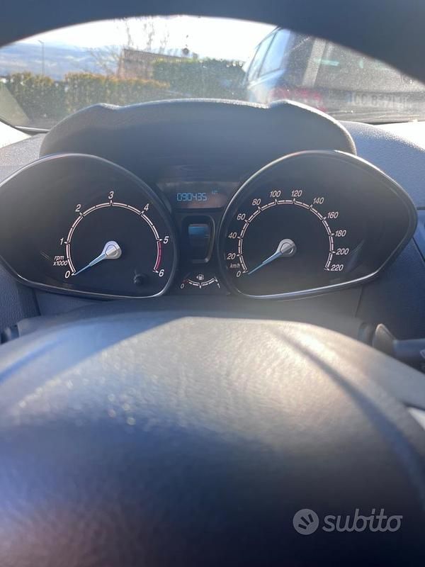 Usata Ford Fiesta Titanium 70 CV (51 kW) 2014 Utilitaria