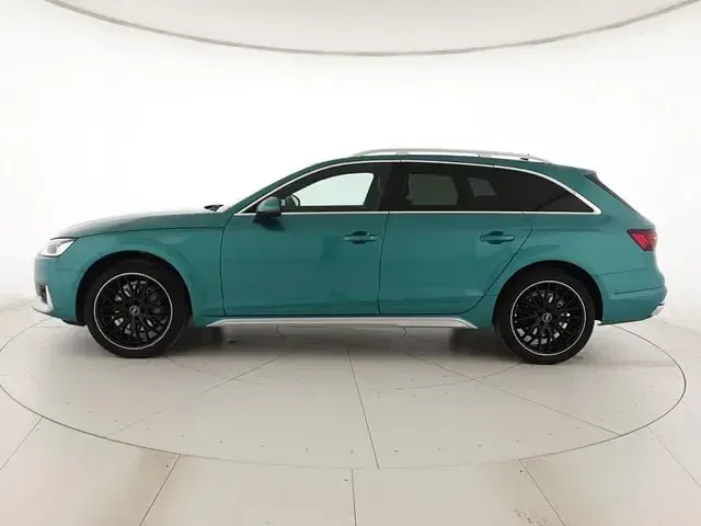 Usata Audi A4 Allroad Ambiente 204 CV (150 kW) 2023 Colore carrozzeria personalizzato audi exclusive Station wagon