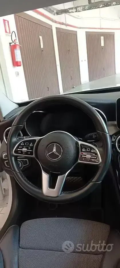 Usata Mercedes C220 AMG 194 CV (142 kW) 2019 Bianco Berlina
