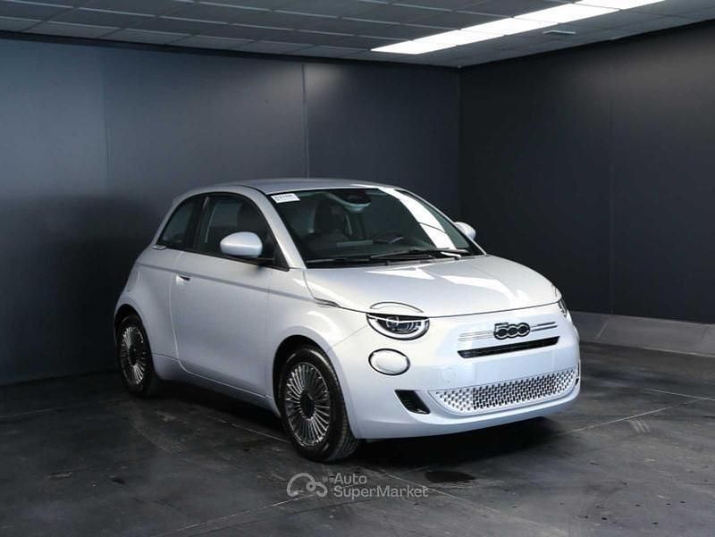Nuova Fiat 500 65 CV (47 kW) 2026 Blu/azzurro SUV