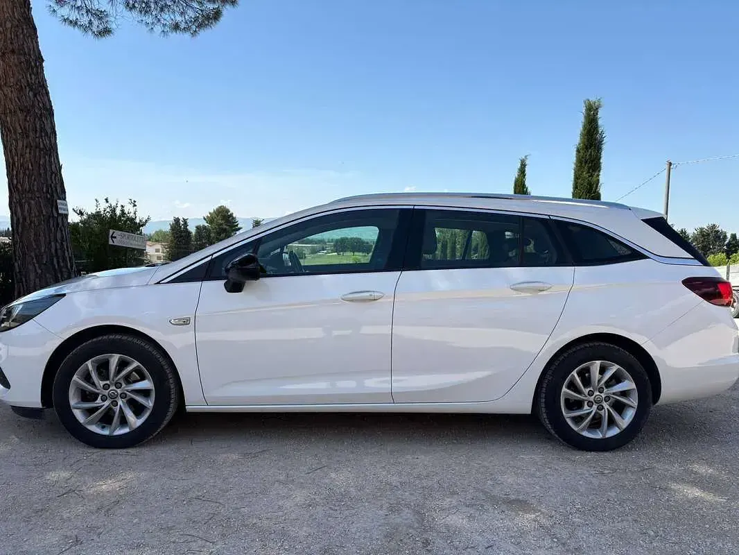 Usata Opel Astra Business Elegance 122 CV (89 kW) 2021 Bianco Station wagon