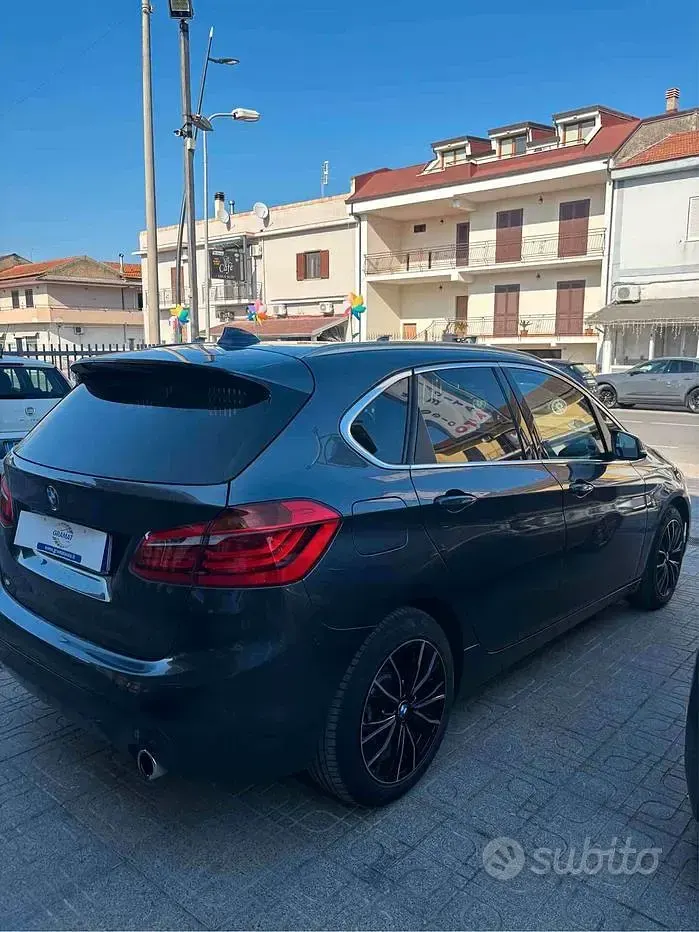 Usata BMW 218 Sport Line 151 CV (111 kW) 2018 Grigio Station wagon