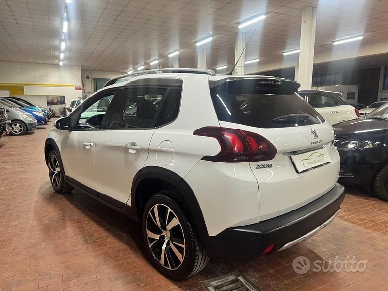 Usata Peugeot 2008 GT-line 99 CV (72 kW) 2017 Bianco SUV