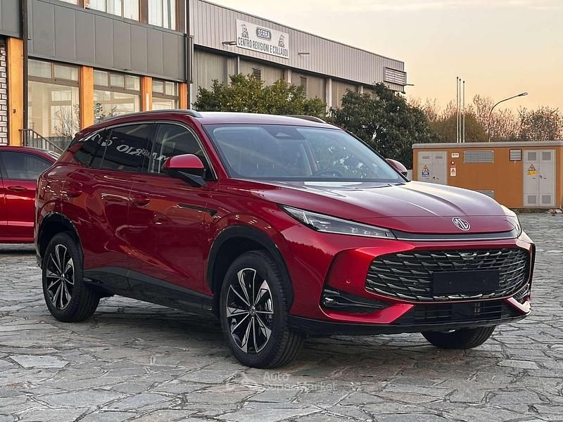 Nuova MG HS Luxury 162 CV (119 kW) 2025 Rosso SUV