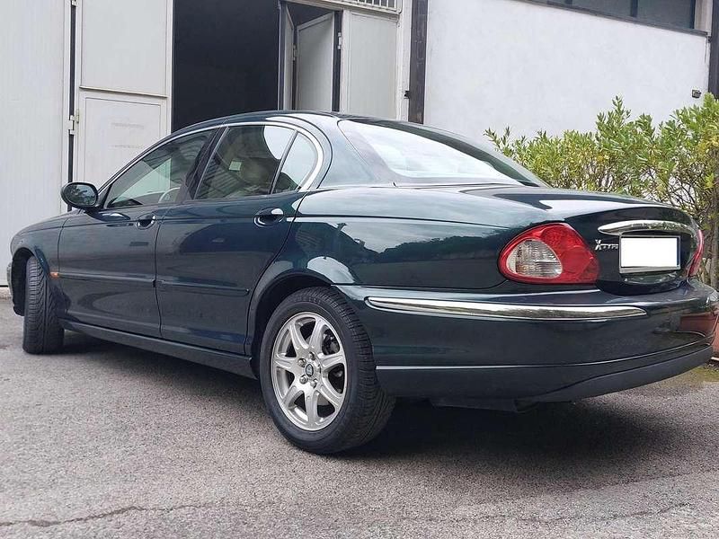 Usata Jaguar X-type Executive 156 CV (114 kW) 2002 Verde Berlina