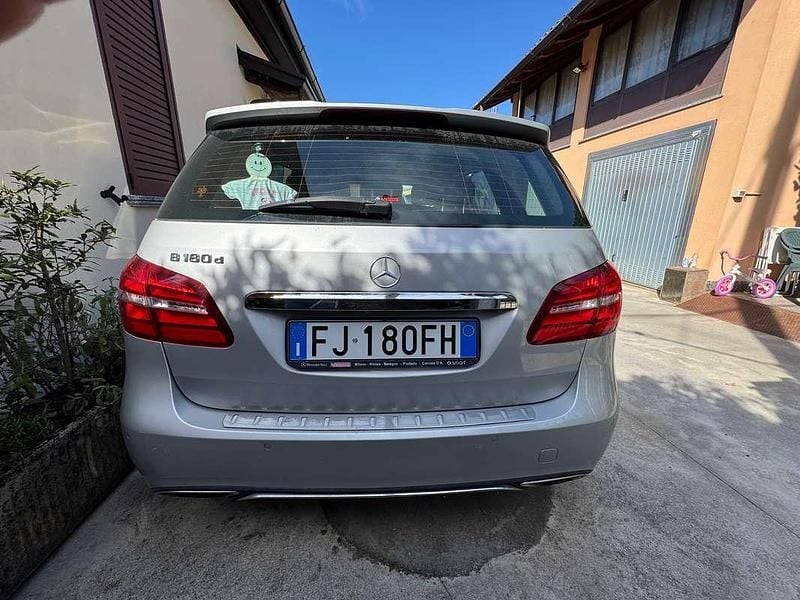 Usata Mercedes B180 Premium 109 CV (80 kW) 2017 Monovolume