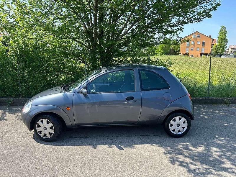 Usata Ford Ka 69 CV (50 kW) 2003 Blu/azzurro Utilitaria