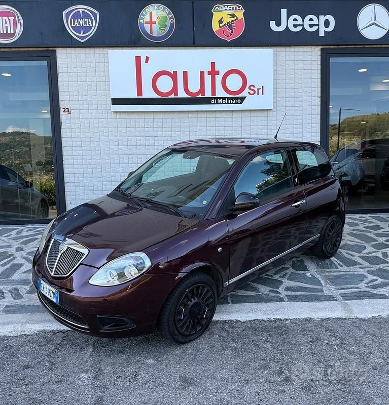 Usata Lancia Ypsilon 75 CV (55 kW) 2011 Lilla Utilitaria