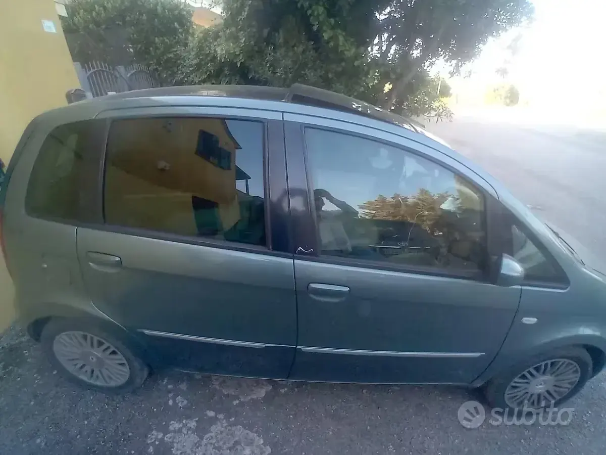 Usata Lancia Musa 95 CV (69 kW) 2006 Verde Monovolume