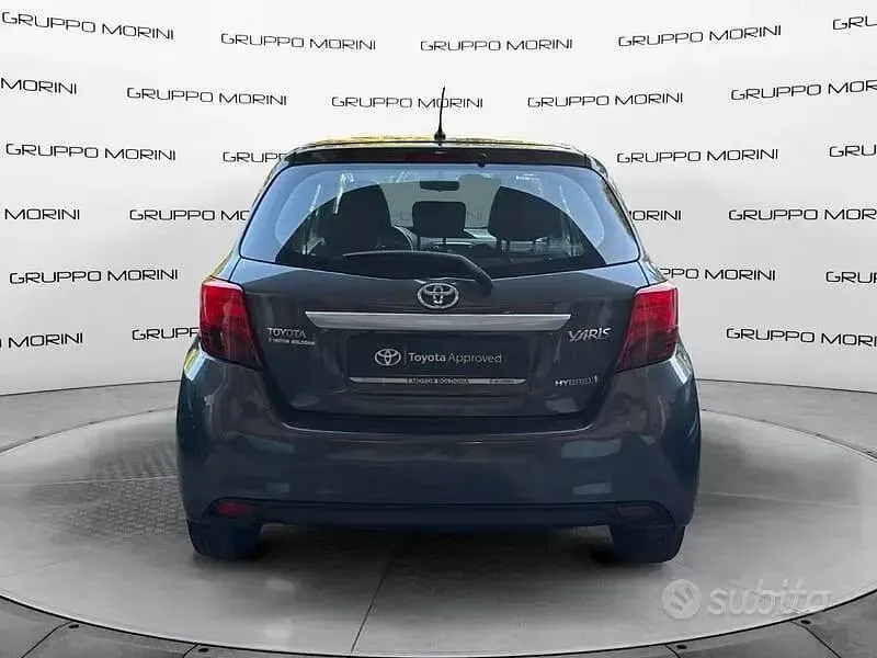 Usata Toyota Yaris Hybrid Active 101 CV (74 kW) 2017 Other Berlina