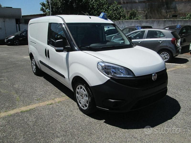 Usata Fiat Doblò 95 CV (69 kW) 2017 Bianco pastello Monovolume